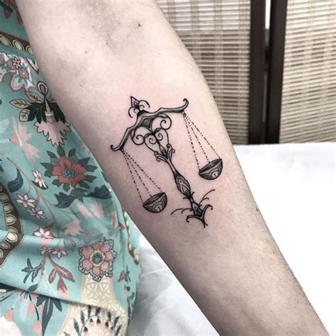 Tatuajes de libra del zodiaco